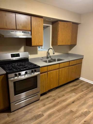 Main picture of 1471 Main St
