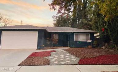 Main picture of 3885 N Claremont Ave