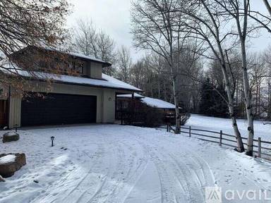 Main picture of 126 Hitching Post Rd