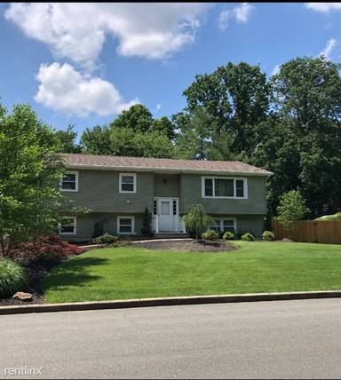 Main picture of 203 Pineview Ave