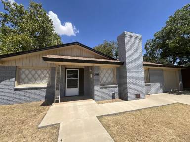 Main picture of 3016 35th St