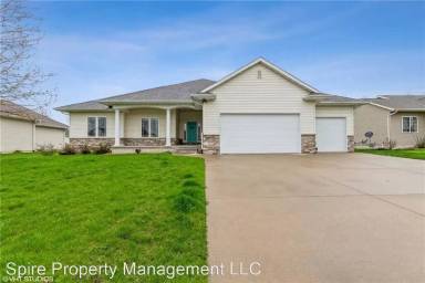 Main picture of 850 Hemlock Ct