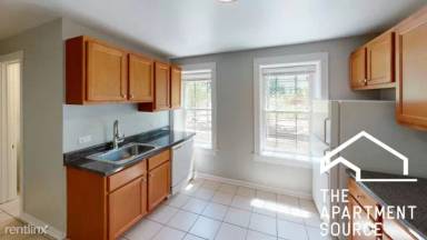 Main picture of 2475 N Clybourn Ave