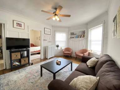 Main picture of 3717 N Broadway St