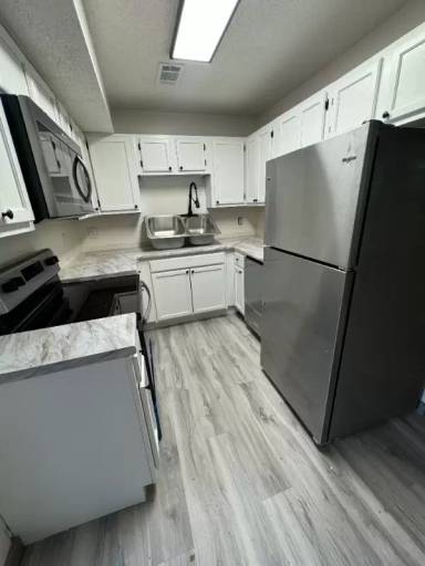 Main picture of 203 Hillsboro Rd