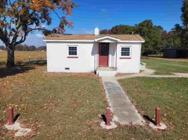 Main picture of 520 Dragstrip Rd