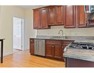 Main picture of 62 Fuller St