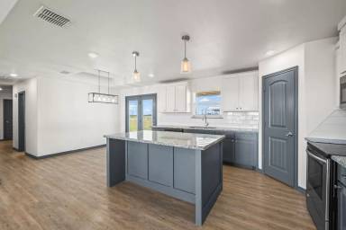 Main picture of 8707 N County Road 3200