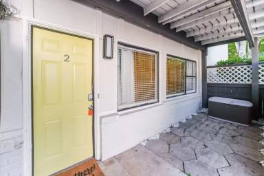 Main picture of 1360 North Ave NE