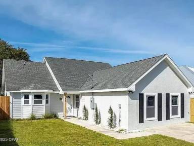 Main picture of 104 Oleander Cir