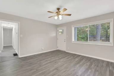 Main picture of 2833 Altaview Dr SE