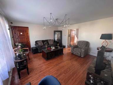 Main picture of 968 Emerald Ct