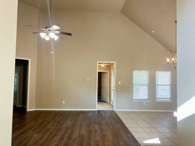 Main picture of 276 Otono Loop
