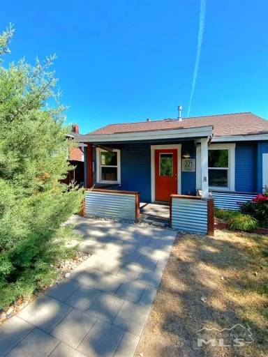 Main picture of 221 W Pueblo St