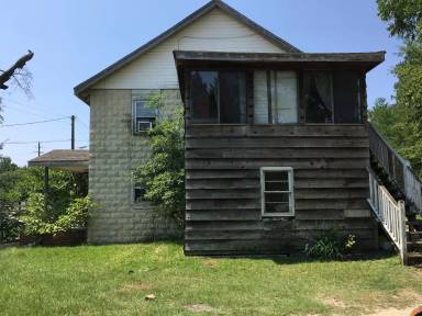 Main picture of 702 Highway 301 S