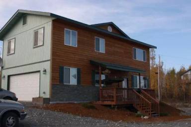 Main picture of 706 S Beaver Lake Rd