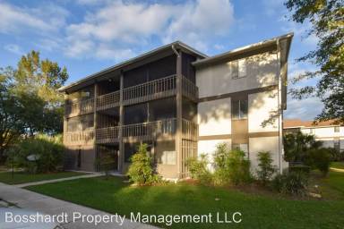 Main picture of Oaks Condominiums