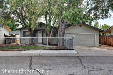 Main picture of 925 Opalite Dr