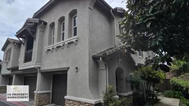 Main picture of 425 S Meadowbrook Dr Townhomes