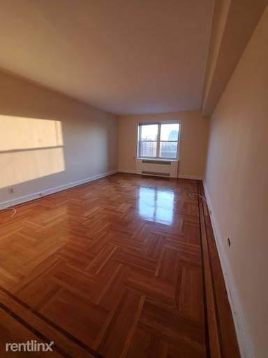 Main picture of 7001 113th St