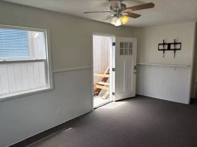 Main picture of 121 30th St