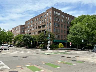 Main picture of 1700 17th St NW