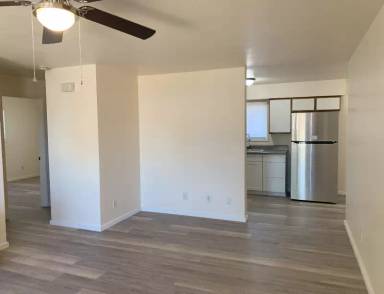 Main picture of 2373 Dahlia Way