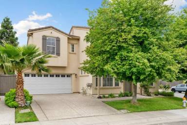 Main picture of 2630 Serenata Way
