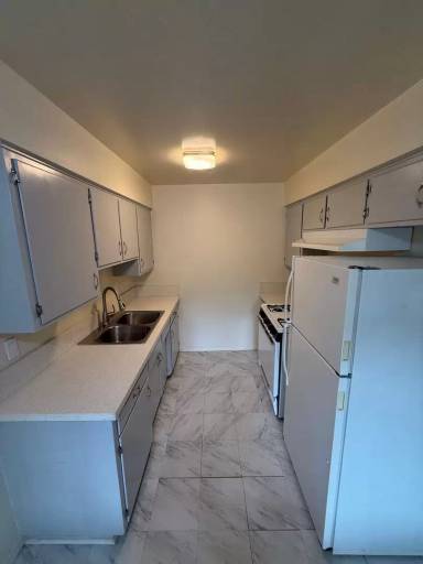 Main picture of 2241 Grand Ave
