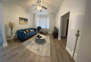 Main picture of 848 N Austin Blvd