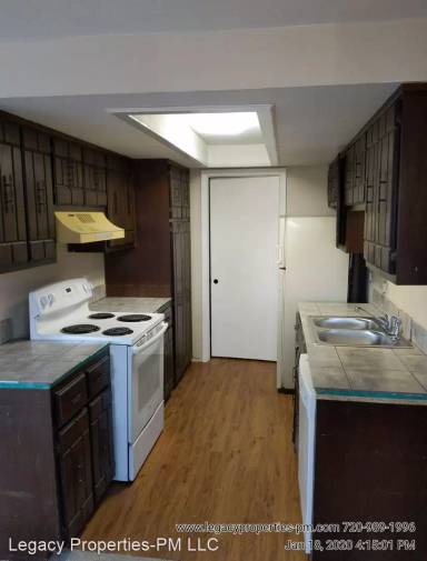Main picture of 7905 Lowell Blvd
