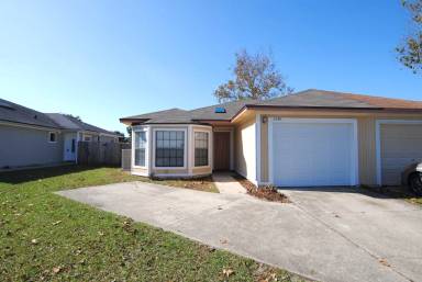Main picture of 2390 Ironstone Dr E