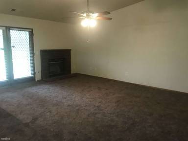 Main picture of 1100 Driftwood Ct