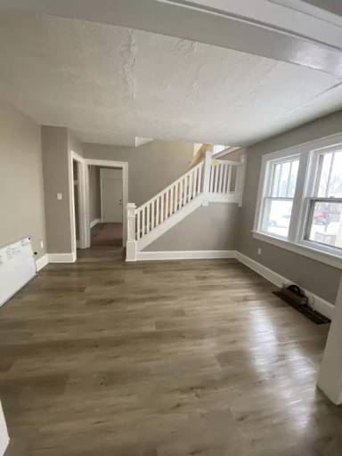 Main picture of 185 Rowland Ave