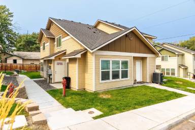 Main picture of 3426 W 7th Ave