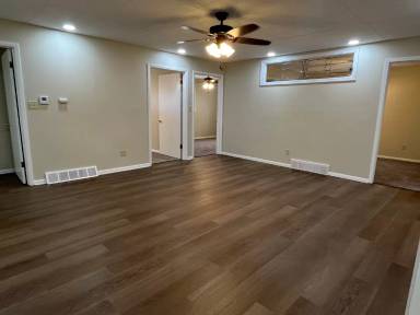 Main picture of 220 E Cook St