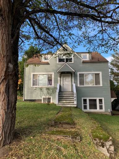 Main picture of 100 NW 3rd Pl