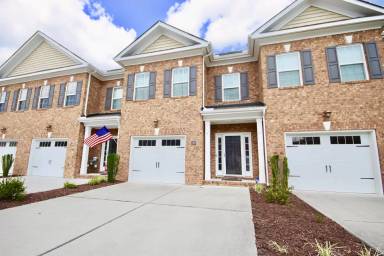 Main picture of 1105 Chatham Ln