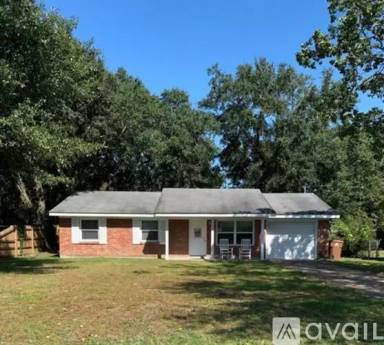 Main picture of 103 Lassere Cir