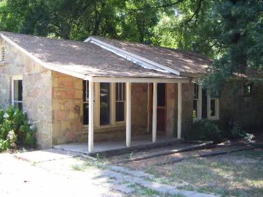 Main picture of 3390 Covington Pike