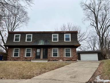 Main picture of 6634 Holcomb Cir