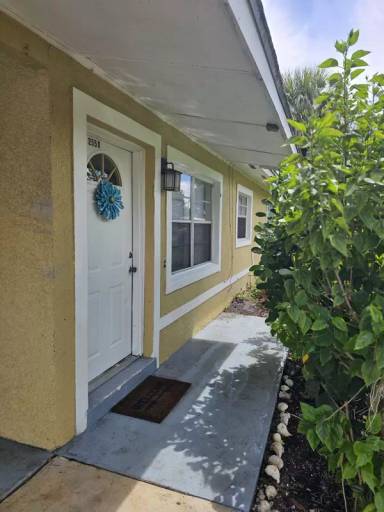 Main picture of 2550 Stratford Dr