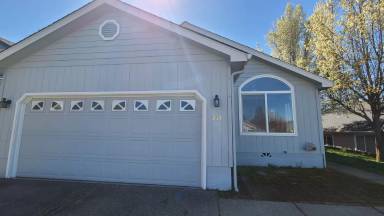 Main picture of 231 Independence Dr