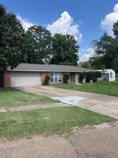 Main picture of 804 Meadow Brook St