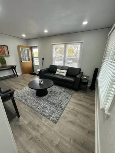 Main picture of 2617 Snyder Ave