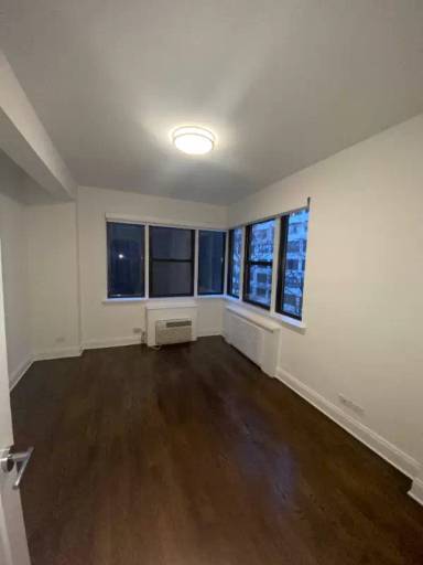 Main picture of 20 Beekman Pl