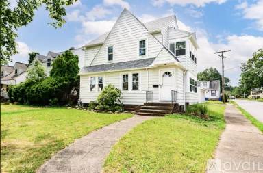 Main picture of 17613 Glenshire Ave