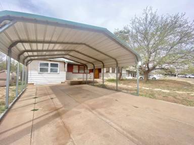 Main picture of 806 58th St