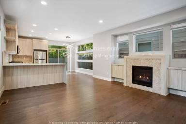 Main picture of 8516 N Tioga Ave
