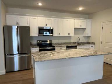 Main picture of 386 Saint John St